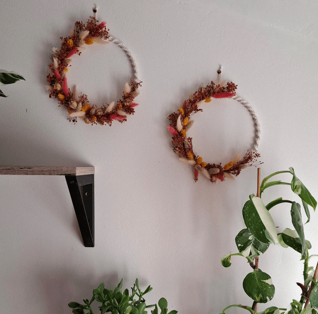 Cercle macramé Fleurs séchées modèle Rose et Jaune (diamètre : 20 cm)